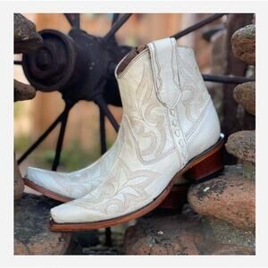Circle Gby Corral LD Pearl Embroidery & Zipper Ankle Boot Ivory Size US 6